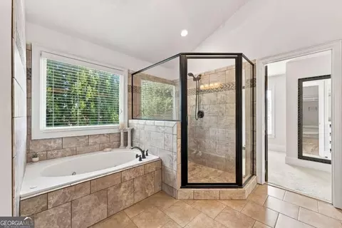 Bath - 605 Settles Brook Ct, Suwanee, GA 30024 photo 6 of 9