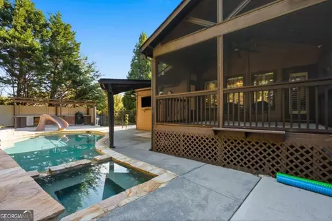 Exterior - 605 Settles Brook Ct, Suwanee, GA 30024 photo 6 of 12