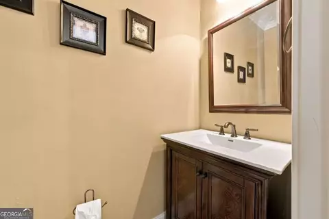 Bath - 605 Settles Brook Ct, Suwanee, GA 30024 photo 1 of 9