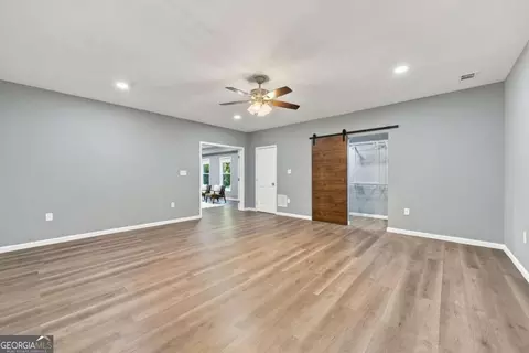 Living - 605 Settles Brook Ct, Suwanee, GA 30024 photo 6 of 6