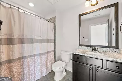 Bath - 605 Settles Brook Ct, Suwanee, GA 30024 photo 4 of 9
