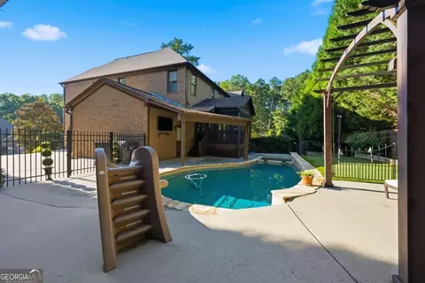 Exterior - 605 Settles Brook Ct, Suwanee, GA 30024 photo 7 of 12
