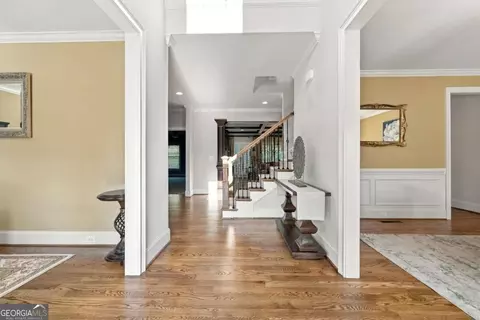 Entry Way - 605 Settles Brook Ct, Suwanee, GA 30024 photo 2 of 9