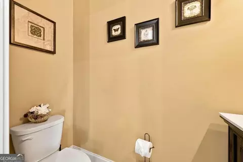Bath - 605 Settles Brook Ct, Suwanee, GA 30024 photo 2 of 9