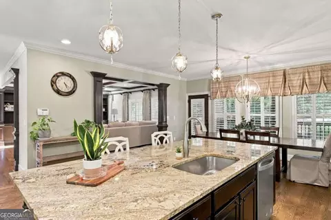 Kitchen - 605 Settles Brook Ct, Suwanee, GA 30024 photo 6 of 6