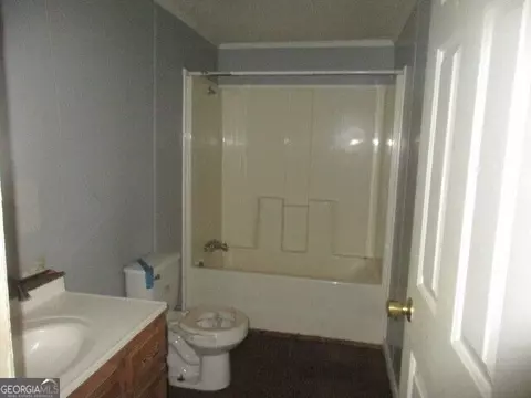 Bath - 205 Ruby Rd, Jackson, GA 30233 photo 1 of 1