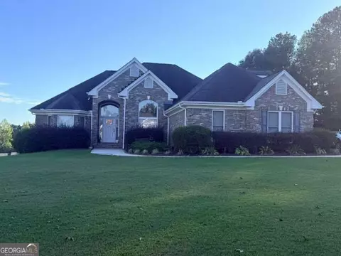 901 Old Barker Pl, Loganville, GA 30052