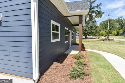 Exterior - 164 Johnson St, Barnesville, GA 30204 photo 3 of 12