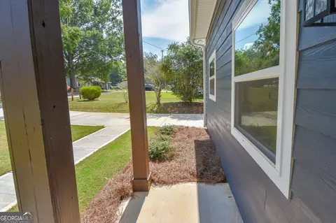 Exterior - 164 Johnson St, Barnesville, GA 30204 photo 6 of 12