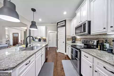 Kitchen - 155 Feather Ln, Jackson, GA 30233 photo 1 of 5