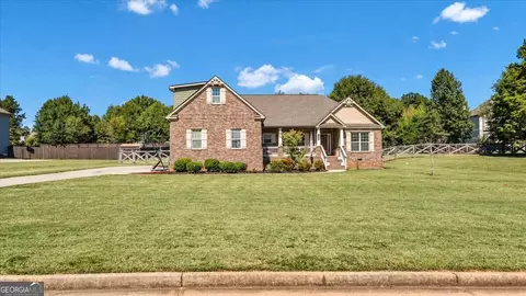 Exterior - 155 Feather Ln, Jackson, GA 30233 photo 4 of 11