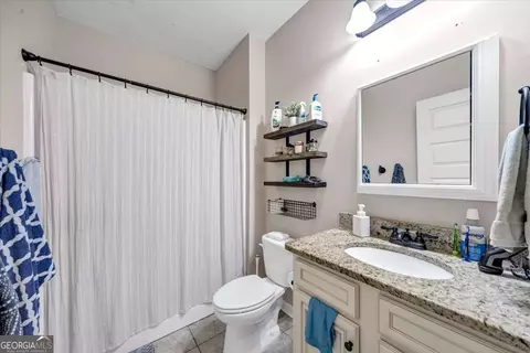 Bath - 155 Feather Ln, Jackson, GA 30233 photo 3 of 4