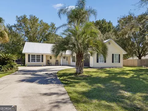 64 Rainbow Ln, Woodbine, GA 31569