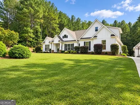 260 Timbercreek Estates Dr, Sharpsburg, GA 30277