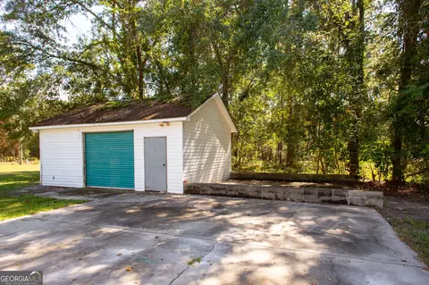 Exterior - 6257 Bailey Rd, Blackshear, GA 31516 photo 3 of 7