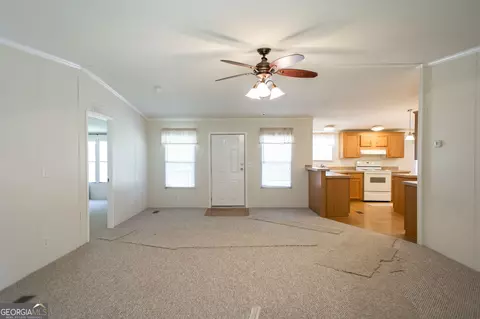 Living - 6257 Bailey Rd, Blackshear, GA 31516 photo 2 of 4