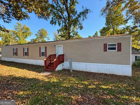 215 Skyline Dr, Fayetteville, GA 30214