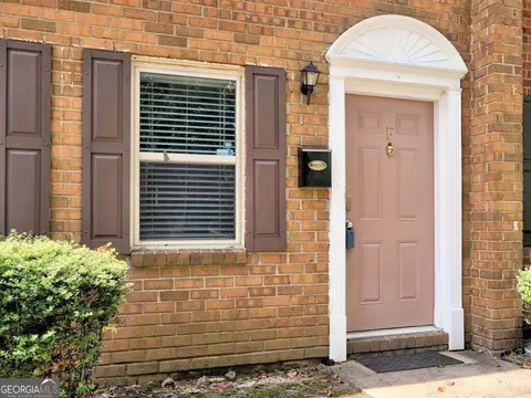135 N River Dr #F, Sandy Springs, GA 30350
