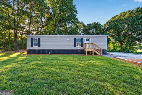 61 Bennys Dr, Cleveland, GA 30528