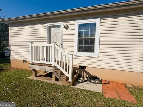 Exterior - 83 Willow Dr E, Newnan, GA 30263 photo 3 of 5