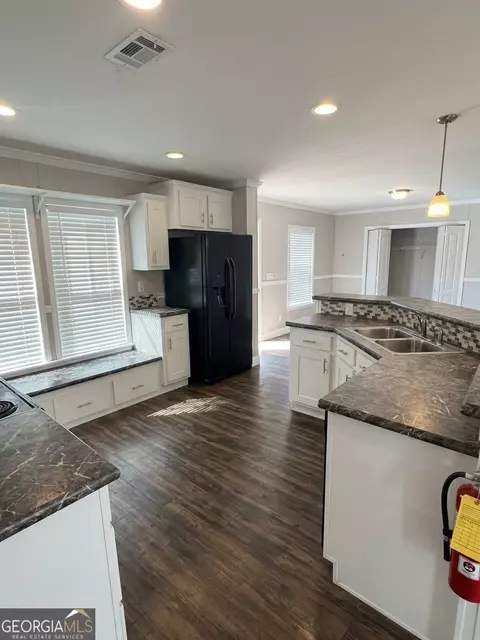 Kitchen - 83 Willow Dr E, Newnan, GA 30263 photo 2 of 2
