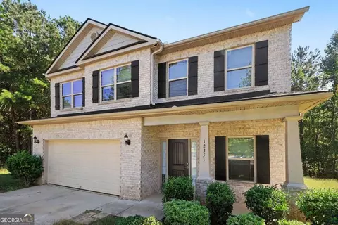 12351 Styron Dr, Hampton, GA 30228