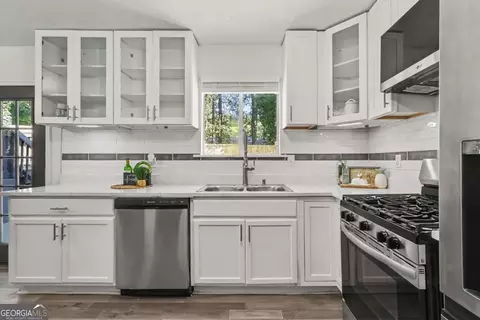 Kitchen - 5409 Biffle Downs Rd, Stone Mountain, GA 30088 photo 3 of 3