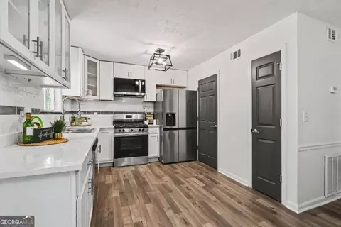 Kitchen - 5409 Biffle Downs Rd, Stone Mountain, GA 30088 photo 2 of 3