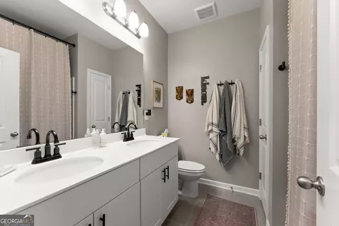 Bath - 409 Murphy Ave, Canton, GA 30114 photo 2 of 4