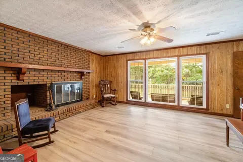 Living - 210 Bunch Rd, Tignall, GA 30668 photo 3 of 4