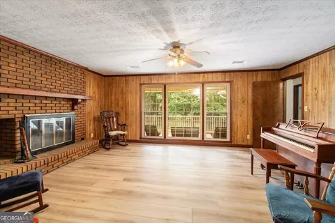 Living - 210 Bunch Rd, Tignall, GA 30668 photo 2 of 4