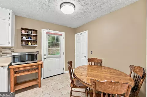 Entry Way - 4844 Forest Blvd, Gainesville, GA 30506 photo 2 of 3