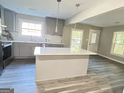 Kitchen - 109 Vernon St, Toccoa, GA 30577 photo 2 of 2