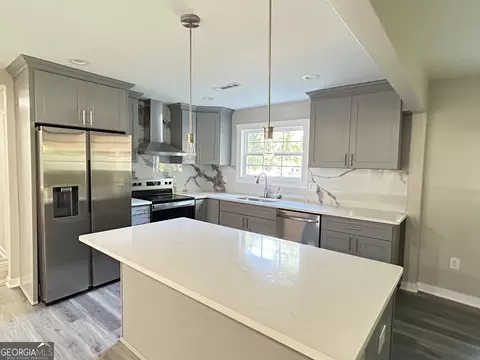 Kitchen - 109 Vernon St, Toccoa, GA 30577 photo 1 of 2