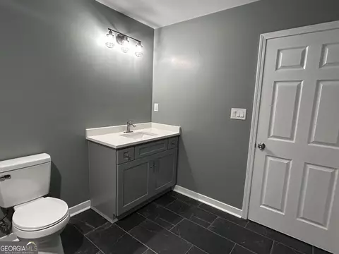 Bath - 109 Vernon St, Toccoa, GA 30577 photo 2 of 4