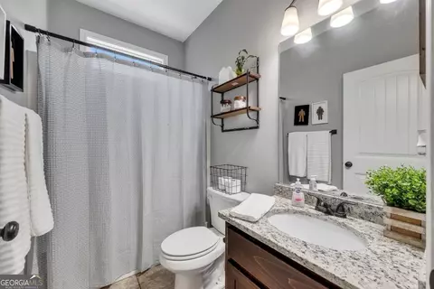 Bath - 810 Flatbottom Rd, Ball Ground, GA 30107 photo 3 of 4