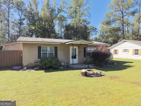 509 Community Dr, Waycross, GA 31501