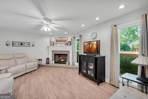 Living - 145 Crestview Dr, Jefferson, GA 30549 photo 1 of 1