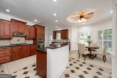 Kitchen - 1805 Stephens Ct, Monroe, GA 30656 photo 4 of 4
