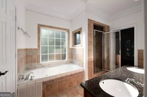Bath - 1805 Stephens Ct, Monroe, GA 30656 photo 1 of 6