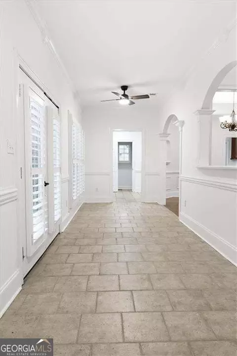Entry Way - 1805 Stephens Ct, Monroe, GA 30656 photo 2 of 5
