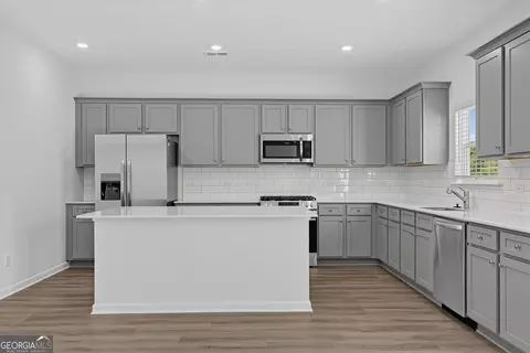 Kitchen - 3875 Breton Cv, Bethlehem, GA 30620 photo 4 of 7