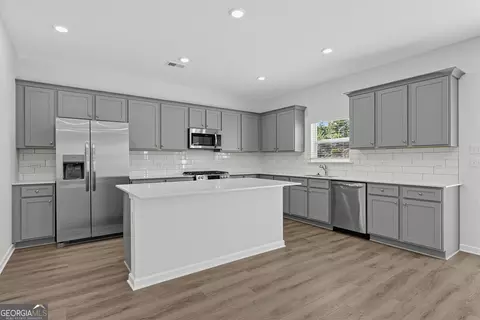 Kitchen - 3875 Breton Cv, Bethlehem, GA 30620 photo 5 of 7