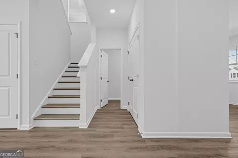 Entry Way - 3875 Breton Cv, Bethlehem, GA 30620 photo 3 of 6