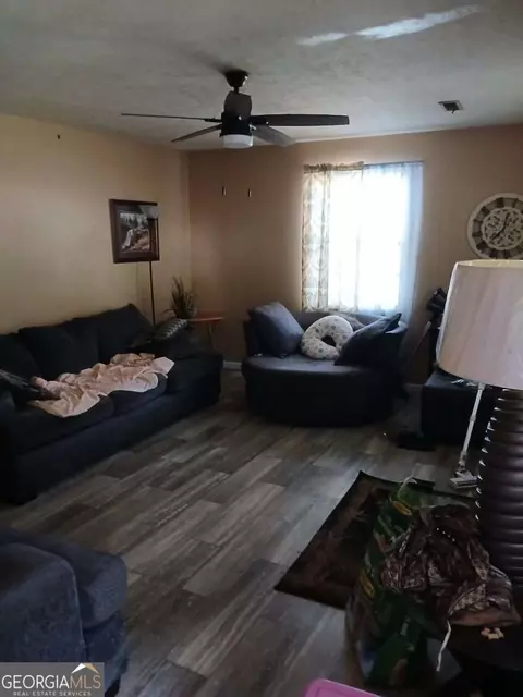 Living - 501 Plainview Dr NW, Dalton, GA 30721 photo 1 of 1