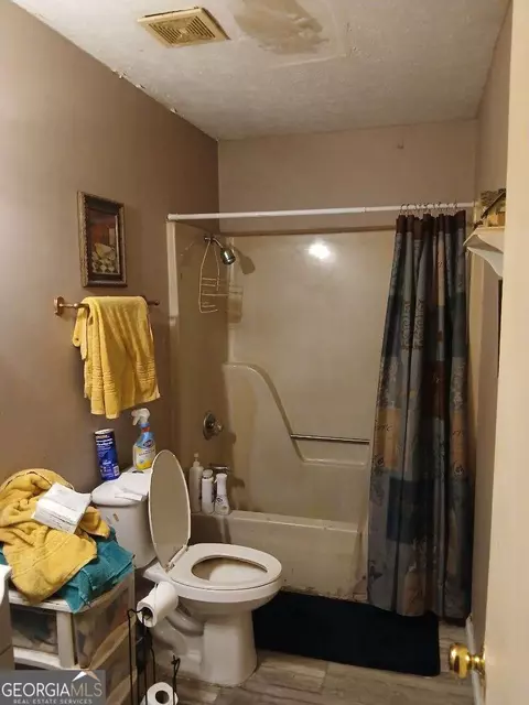 Bath - 501 Plainview Dr NW, Dalton, GA 30721 photo 1 of 1