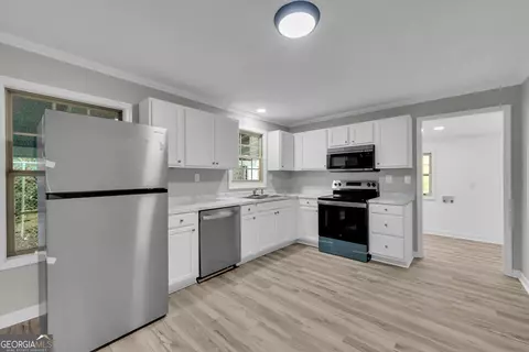 Kitchen - 232 S Pine St, Toccoa, GA 30577 photo 1 of 1