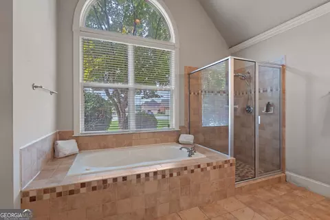 Bath - 1132 Venetian Ln, Hampton, GA 30228 photo 1 of 5