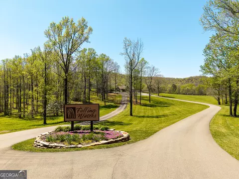 245 Smokerise Ct, Ellijay, GA 30536