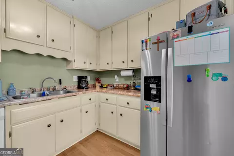 Kitchen - 64 White Valley Dr, Toccoa, GA 30577 photo 3 of 3